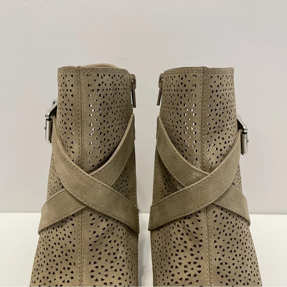 Restricted Brand Women’s Peep Toe Perforated Tan Booties Size 9